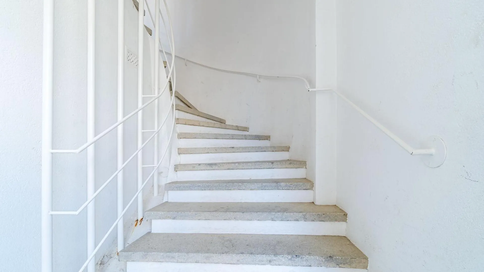 Apartamento Xx-Salatar Beach Chill In Roses, 2 Minutes Walking To Beach, Fibre Wifi