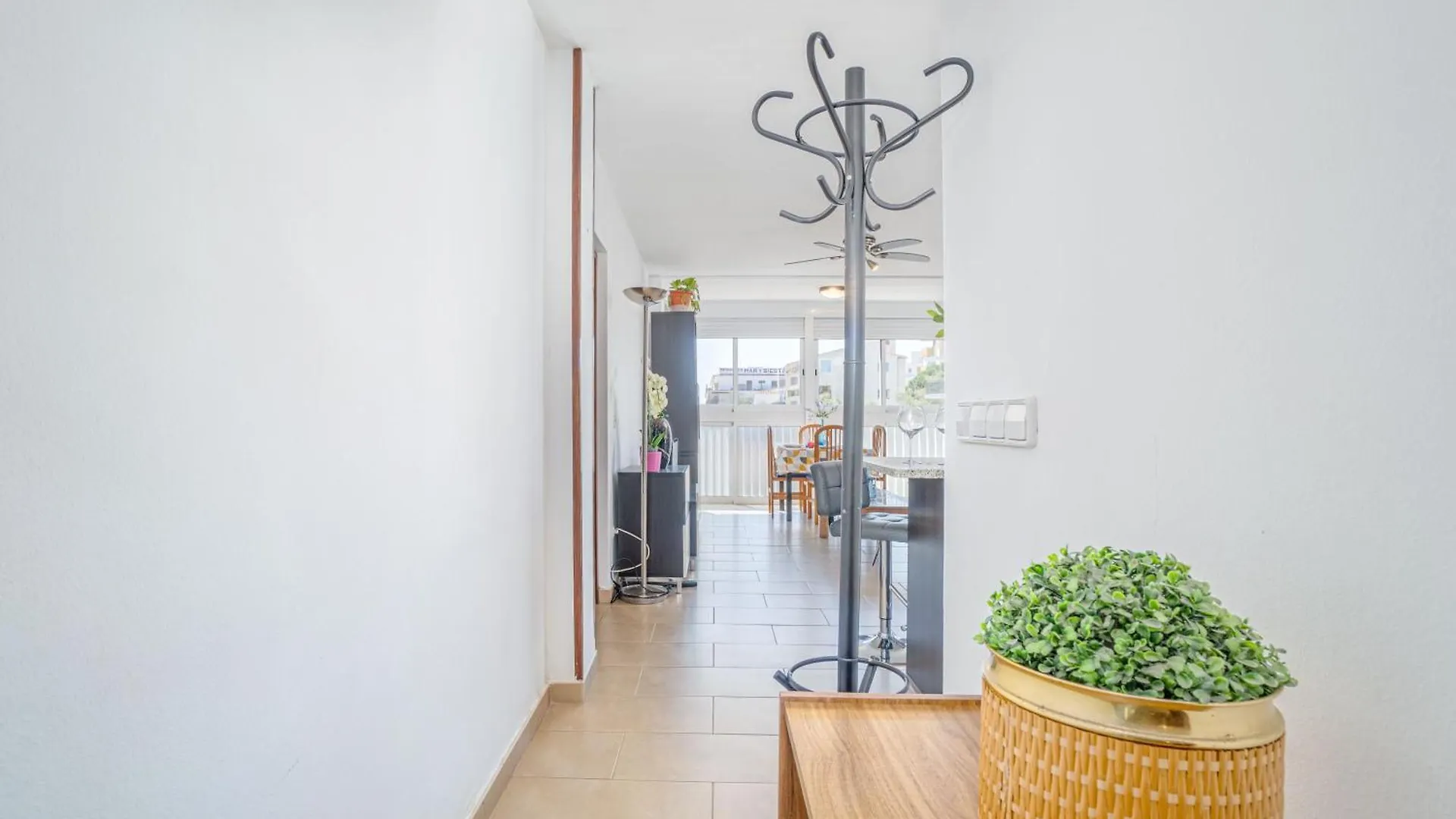 Apartamento Xx-Salatar Beach Chill In Roses, 2 Minutes Walking To Beach, Fibre Wifi